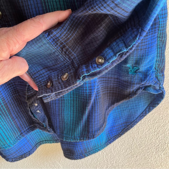 American Eagle Outfitters The Vintage Boyfriend Plaid Viscose Blend Shirt. Small - Picture 4 of 10
